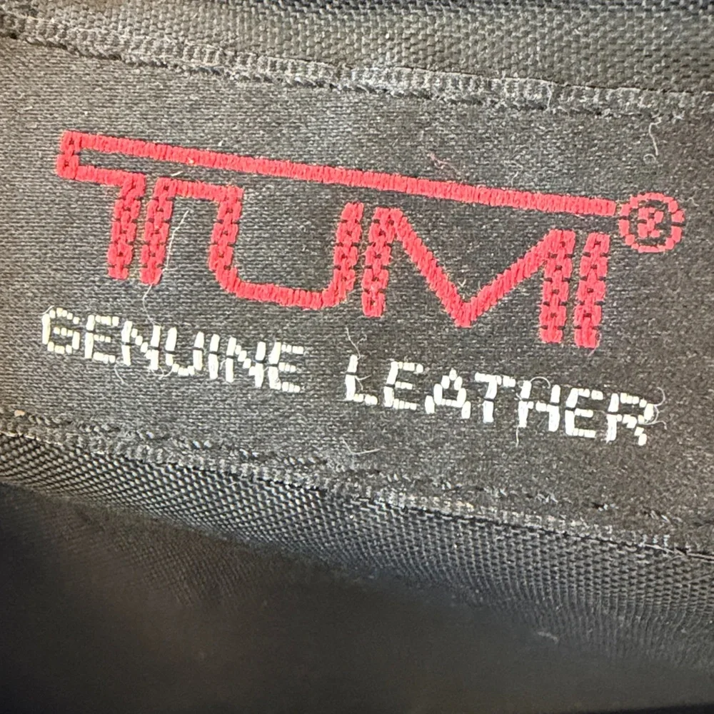 EUC TUMI Vintage UNISEX Black Leather Attractive Travel Work Crossbody